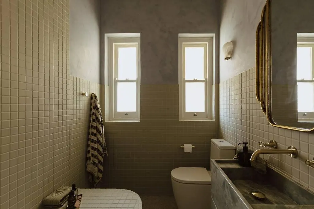 Tender Is The Stay - Luxury Designer 2Br Glenelg Apartment