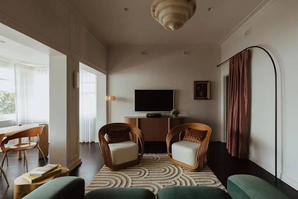 Tender Is The Stay - Luxury Designer 2Br Glenelg Apartment